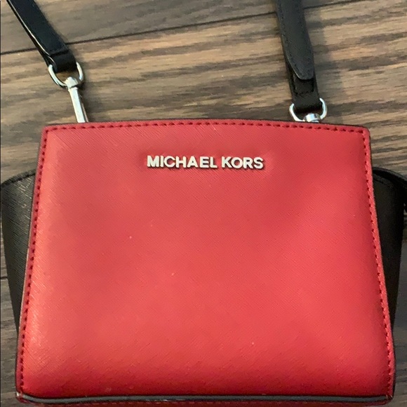 Michael kors cross body - Picture 2 of 6